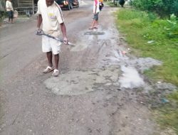 Dinas PUPR Malaka Timbun dan Cor Jalan Berlubang Sepanjang Ujung Jembatan Motadelek Menuju Pertigaan Desa Webriamata