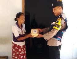 Tanpa Sampah Plastik Polres Magetan Peduli Lingkungan, Pembagian Daging Kurban Gunakan Besek Bambu