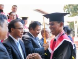 Amsakar Achmad Resmi Sandang Gelar Doktor Ilmu Pemerintahan di IPDN: Siap Berkontribusi Lebih untuk Batam