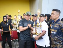Perkuat Sinergi dan Kebersamaan Polres Gresik Gelar Olahraga Bersama di Hari Bhayangkara ke -79