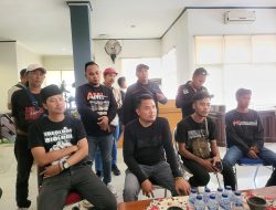  Kecewa Dengan Janji Busuk DPRD Jatim, AMI : Bakal Kubur Dengan Sampah