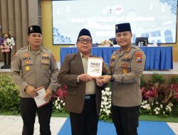 Menuju Swasembada Pangan, Kapolres Trenggalek Bersama Warga Panen Raya Jagung