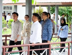 Didampingi Asri Ludin Tambunan, Wapres Gibran Janjikan Laptop Usai Tinjau Sekolah Rakyat di Deli Serdang