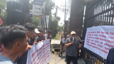 Massa Demonstrasi Desak Kejati Sumut Usut Tuntas Dugaan Korupsi Proyek Smart Board dan Meubilair di Langkat