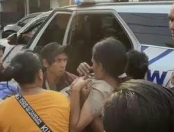Tindakan Humanis Polantas Pengawal Gubernur Jatim Tolong Ibu Akan Melahirkan di Jalan