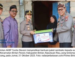 Kapolres Bintan Salurkan Bantuan untuk Warga Terdampak Angin Kencang di Air Glubi