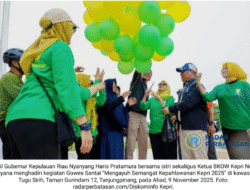 Gowes Santai Kepri 2025: Nyanyang dan Istri Kayuh Semangat Kepahlawanan di Bumi Segantang Lada