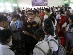 Gubernur NTT Tekankan Literasi dan Disiplin Akademik di Hadapan Pelajar Flores Timur