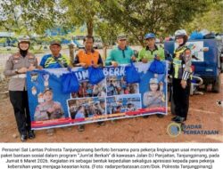 Sentuhan Humanis Sat Lantas Polresta Tanjungpinang: Berbagi Berkah di Aspal D.I Panjaitan