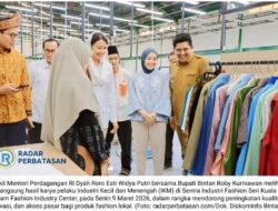 Sentuhan ‘High Fashion’ dari Bintan: Dyah Roro Esti Tantang IKM Seri Kuala Lobam Tembus Pasar Dunia
