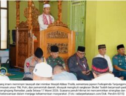 Sejukkan Hati di Penghujung Ramadan, Dandim 0315 dan Wali Kota Tanjungpinang Berbaur dalam Sholat Tasbih