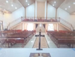 Pastor Paroki Kaputu Klarifikasi Insiden Aula Paroki, Upaya Penyelesaian Internal Sedang Ditempuh