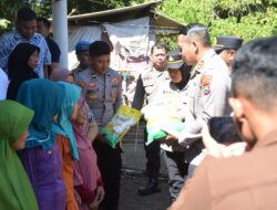 Polres Bondowoso Salurkan Bantuan Beras untuk Warga Curahpoh di Hari Bhayangkara – ke 80