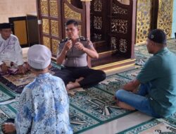 Kasat Binmas Polres Gorontalo Shalat Zuhur dan Sampaikan Pesan Kamtibmas di Masjid Ar-Rahman