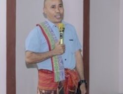 SIMBOL ADAT, LEGITIMASI PUBLIK, DAN NEGARA MODERN: REFLEKSI ATAS GELAR KEHORMATAN RAJA-RAJA TIMOR KEPADA JOKOWI* – oleh :  Dems Naijes – Mahasiswa Program Doktor Ilmu Administrasi Undana