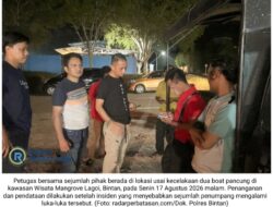 Adu Banteng Dua Boat Pancung di Mangrove Lagoi