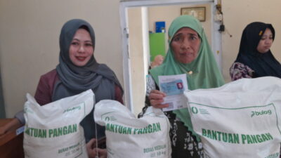 Pemdes Mulyonegoro Salurkan 1.630 Karung Beras Bantuan Pangan kepada 545 Penerima