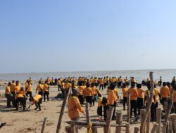 Aksi ‘Jogo Omah’, Polresta Tuban Gelar Green Policing di Pantai Jenu bersama Masyarakat