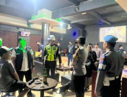 Polisi Temukan Pesta Miras saat Razia Cafe dan Tempat Hiburan Malam di Pacitan