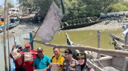Polisi Bersama Masyarakat Kapolsek Sedati Kunjungi Kampung Nelayan Gisik Cemandi