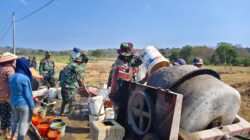 Tak Kenal Hari Libur, Satgas TMMD Kodim Boyolali Tetap Semangat Bangun Jalan Desa Wates