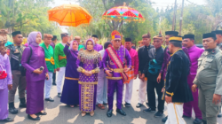 Sofyan Puhi Sandang Gelar Adat Pulanga Tauwa Lo Lahuwa, Pemimpin Negeri yang Arif dan Berwibawa